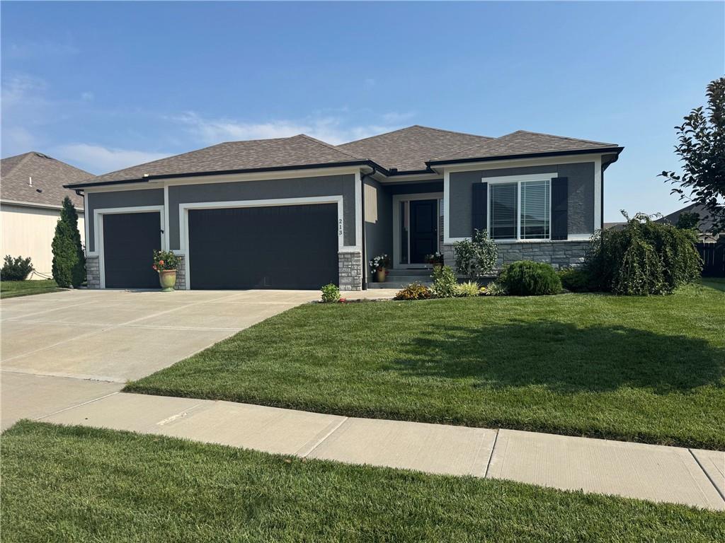 213 SW Davenport Drive — photo
