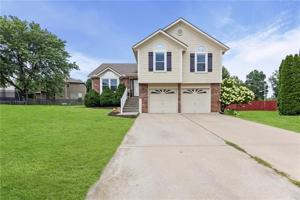 4401 SW Hillside Drive — photo