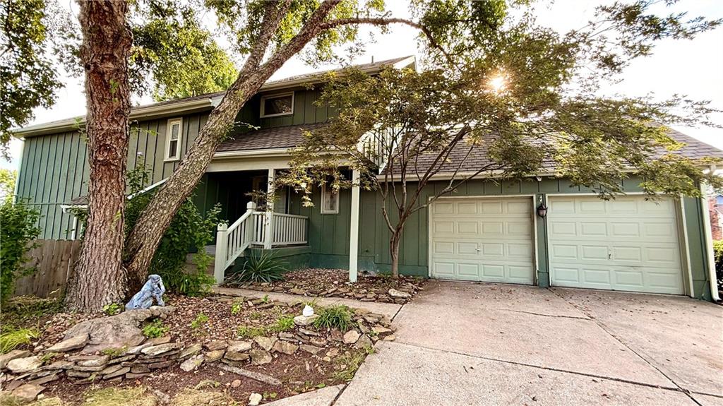 701 NE Burning Tree Street — photo