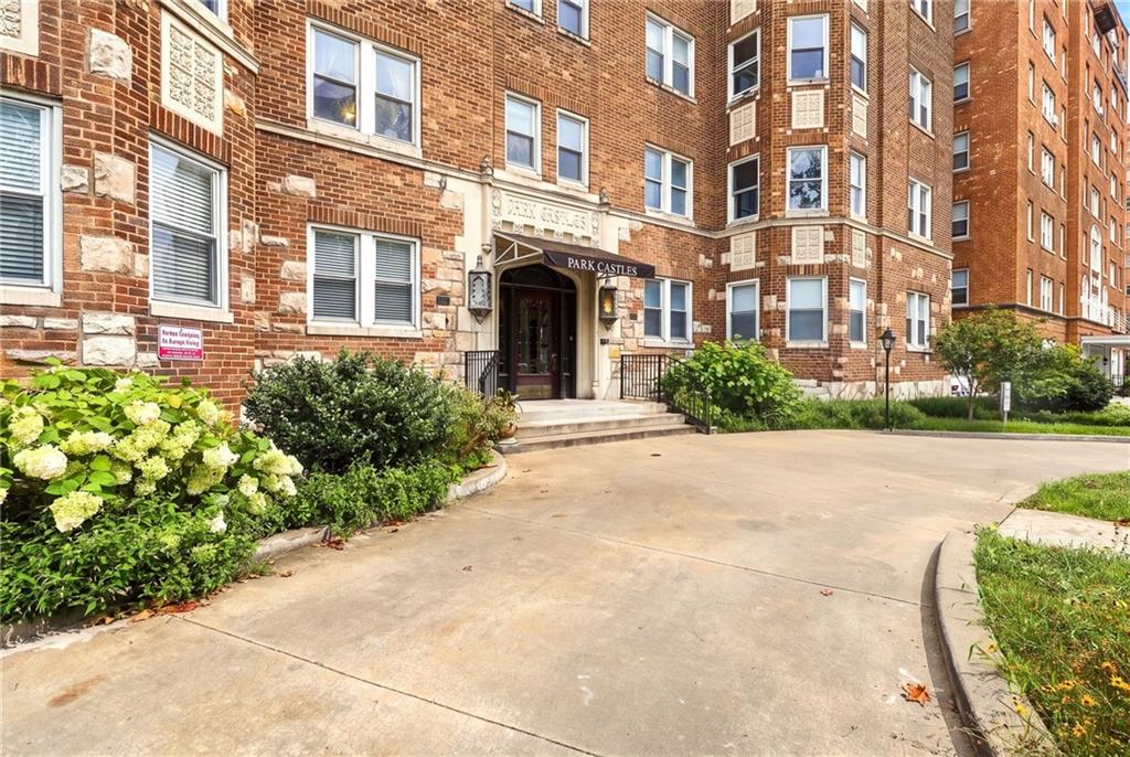 309 E Emanuel Cleaver Boulevard 404 — photo