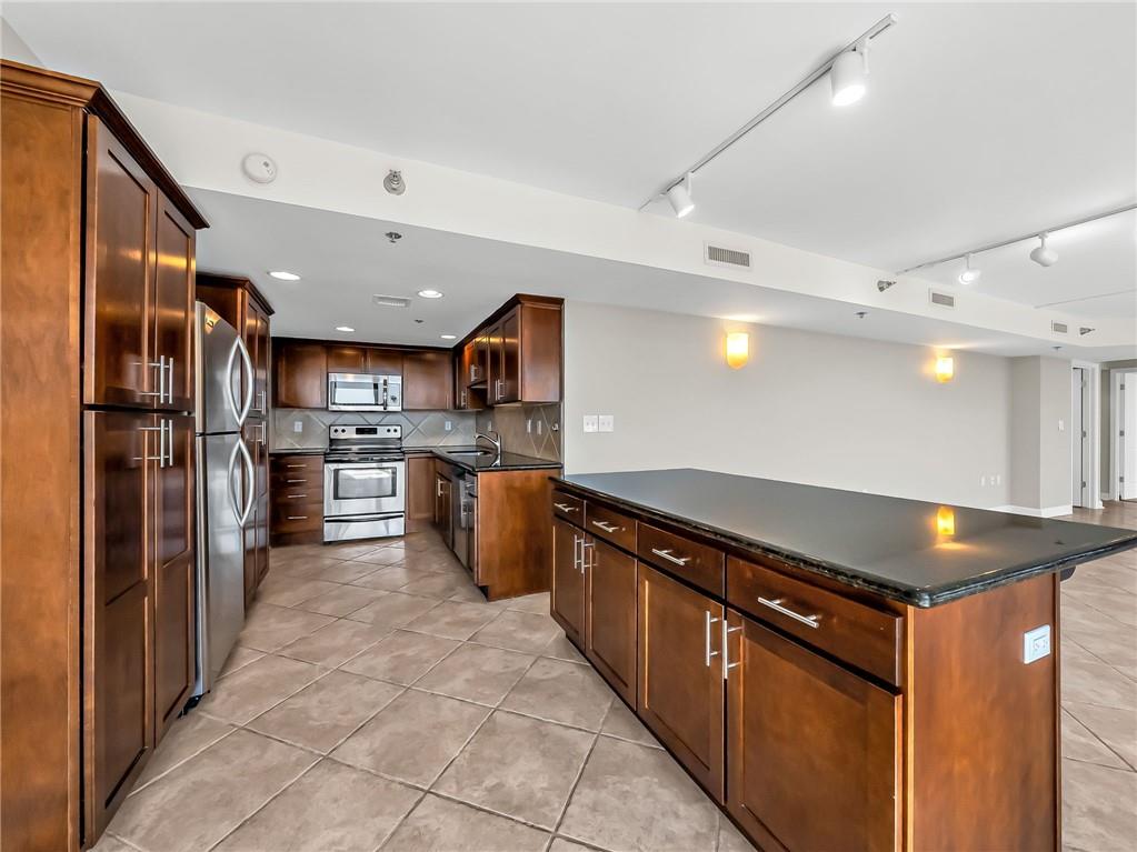 600 Admiral Boulevard 602 — photo