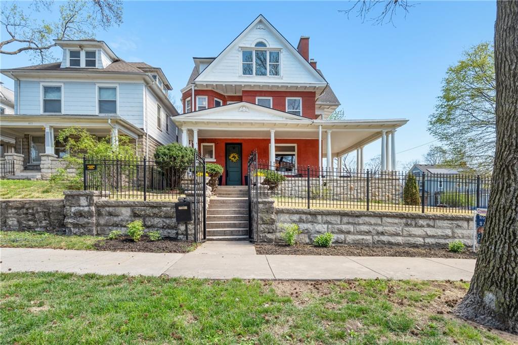 415 Benton Boulevard — photo