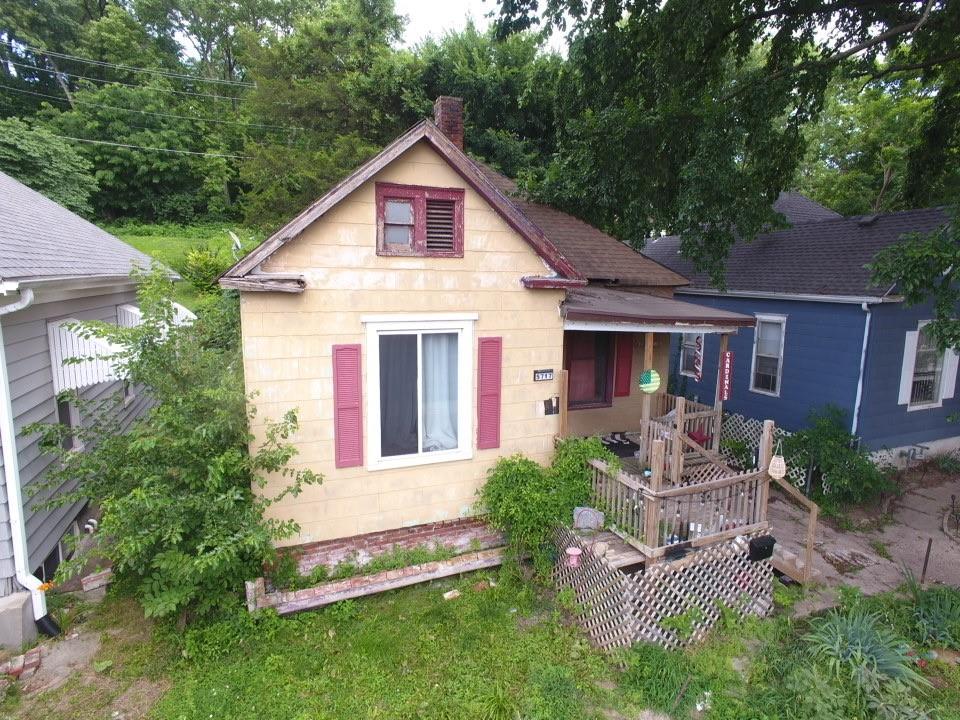 5717 King Hill Avenue — photo