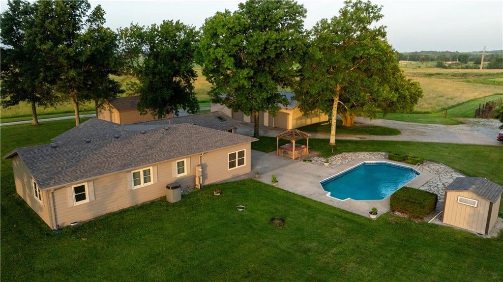 38210 Osawatomie Road — photo