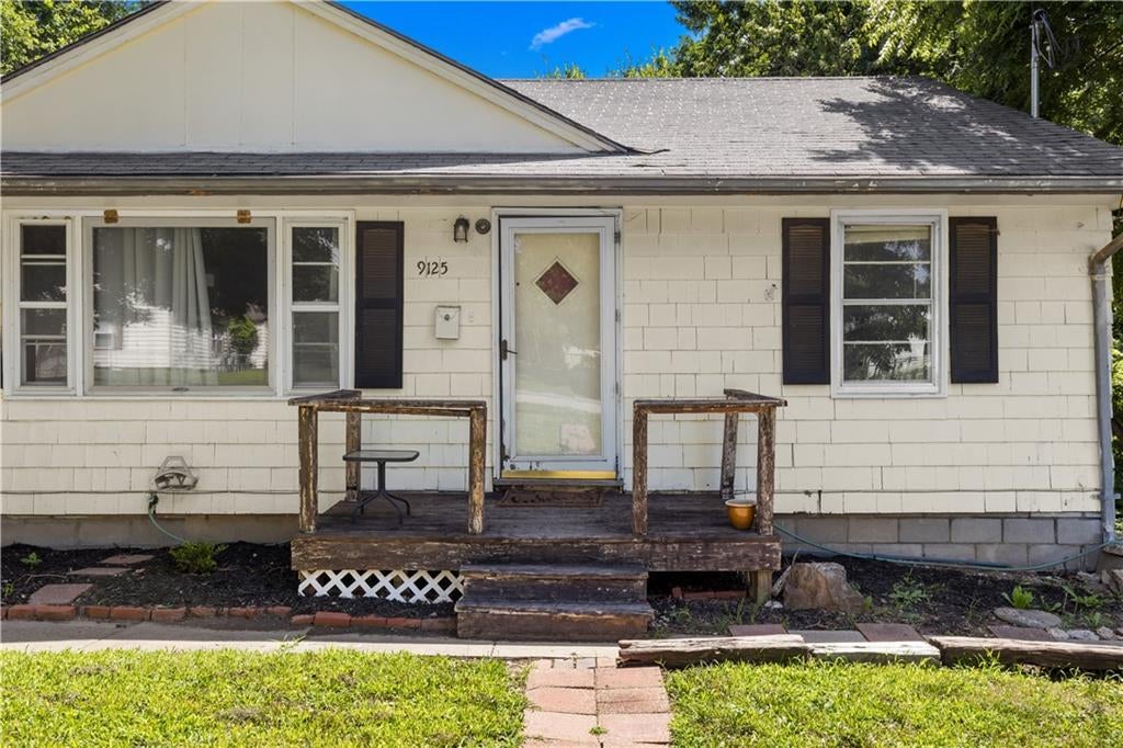 9125 Cherry Street — photo