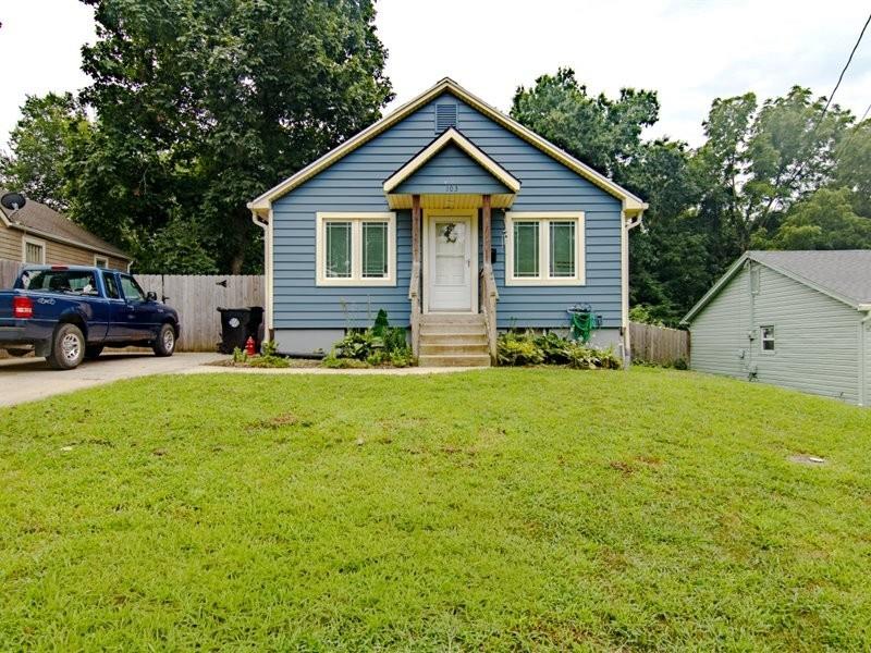 103 E Myrtle Street E — photo