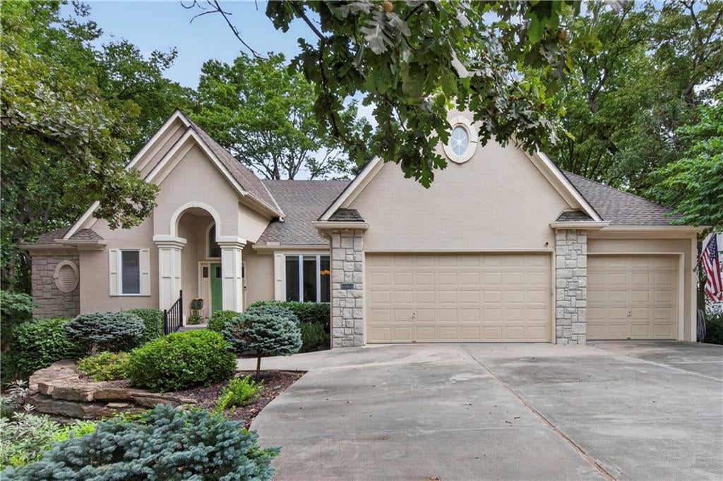 2228 SW Waterfall Place — photo