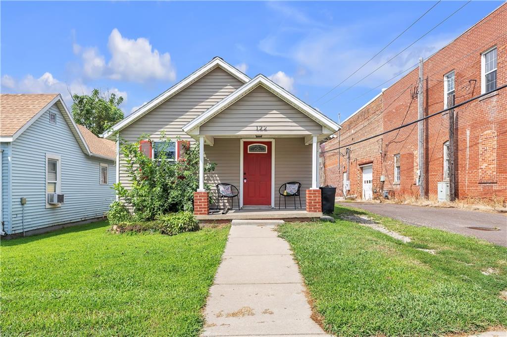 122 W Walnut Street — photo