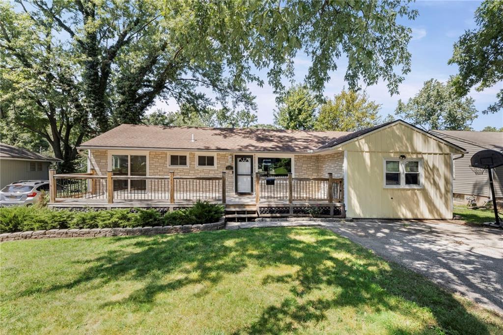 1402 SW Peggy Circle — photo