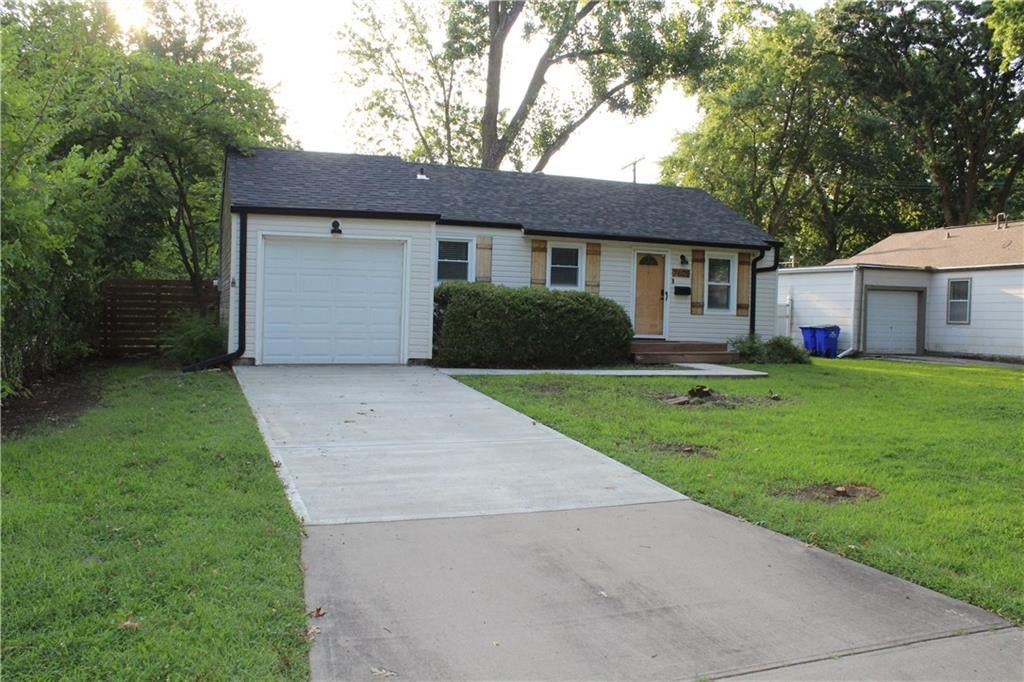7609 Foster Street — photo