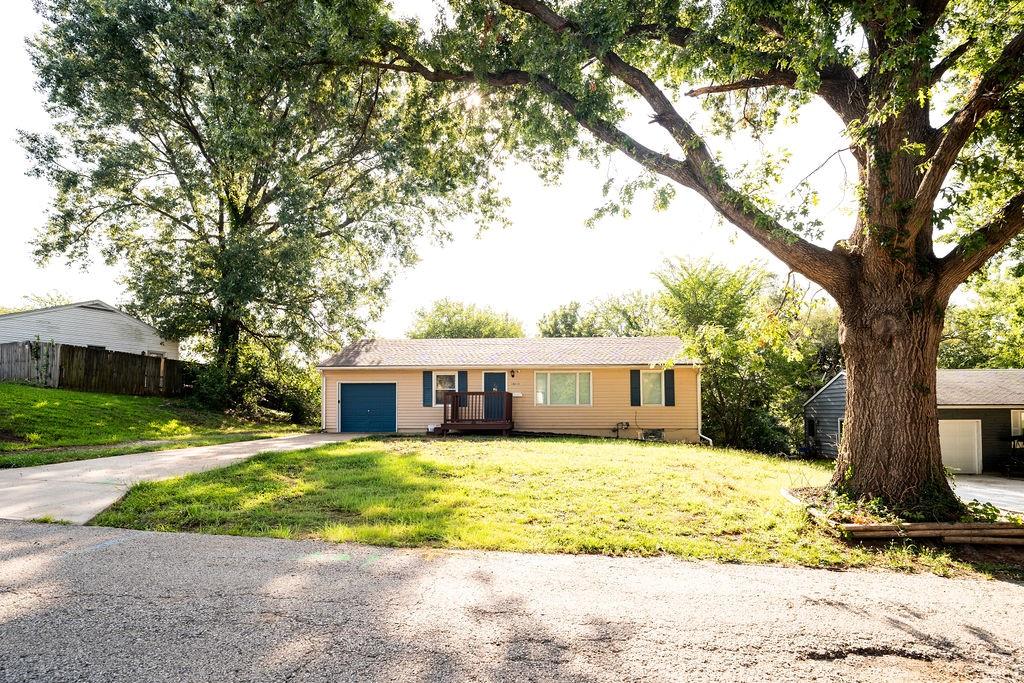 10010 Bellaire Avenue — photo