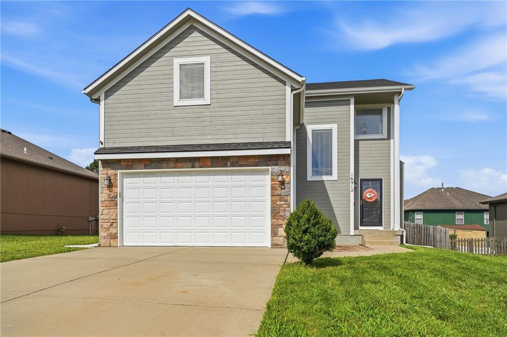 16912 Summit Drive — photo