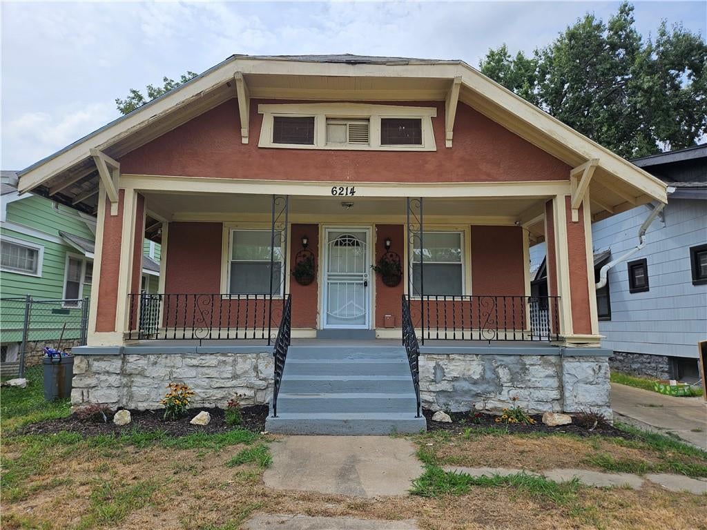 6214 Swope Parkway — photo