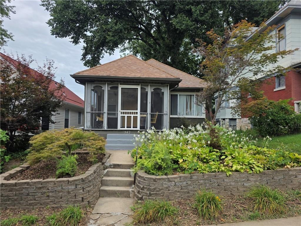 342 N Oakley Avenue — photo