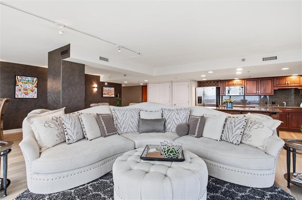 600 E Admiral #1408 Boulevard 1408 — photo