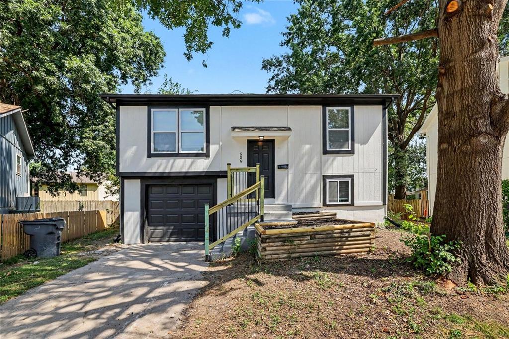 606 E Welston Avenue — photo