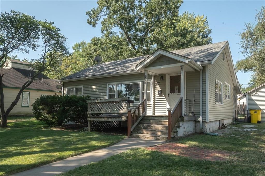 916 S Maple Street — photo