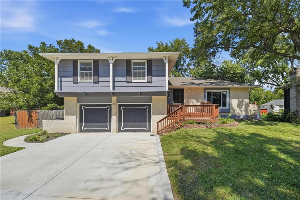 1002 E Willow Drive — photo