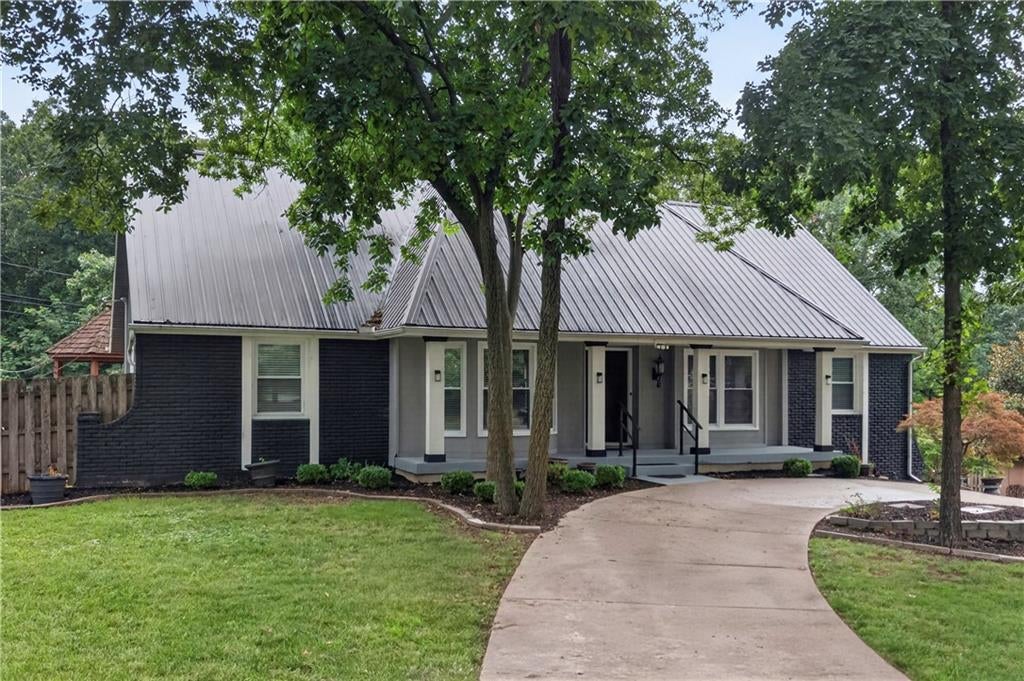4735 Summit Court — photo