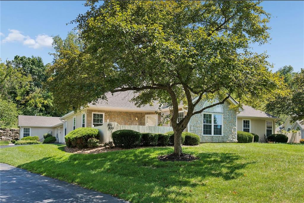 931 NE Devon Drive — photo