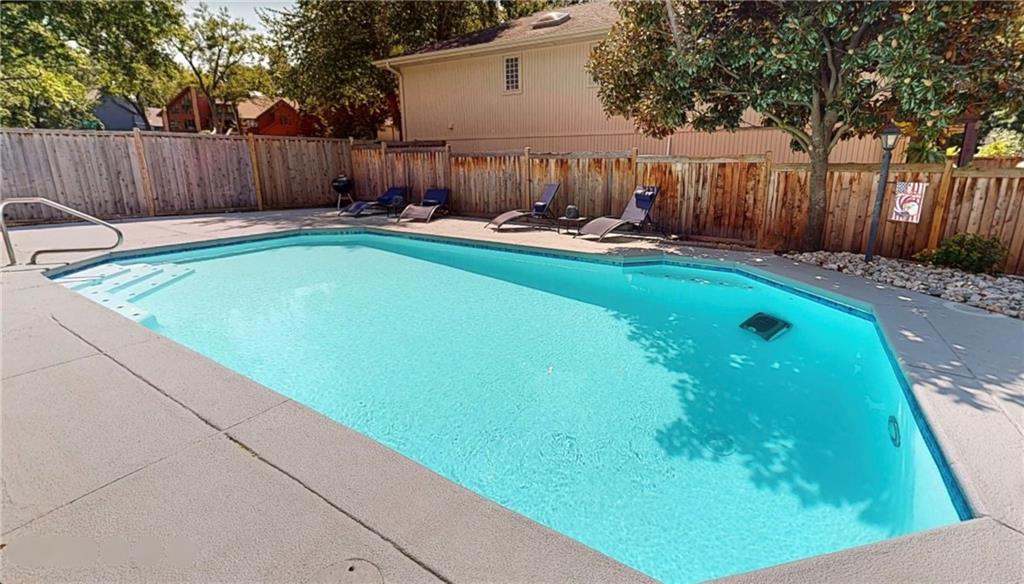 8230 W 99th Street — photo