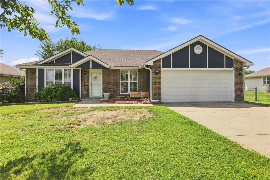 1002 N Hampton Drive — photo