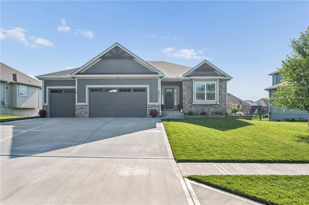 2211 Foxtail Drive — photo