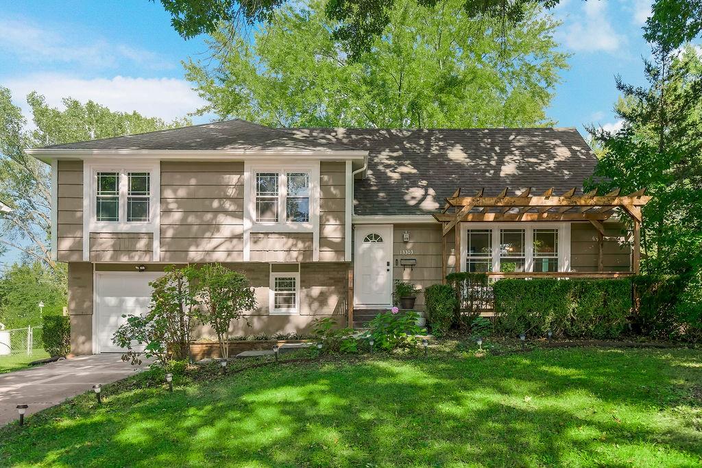 13303 Donnelly Avenue — photo