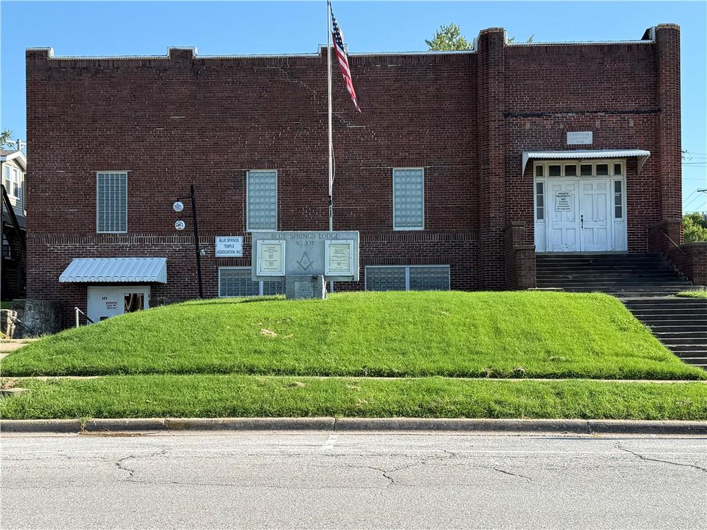 908 W Main Street — photo