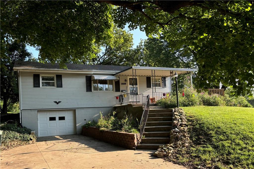 1609 Green Valley Road — photo