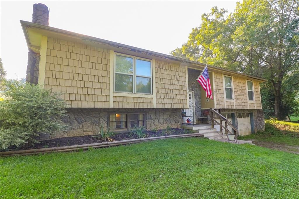 12723 Cave Lane — photo