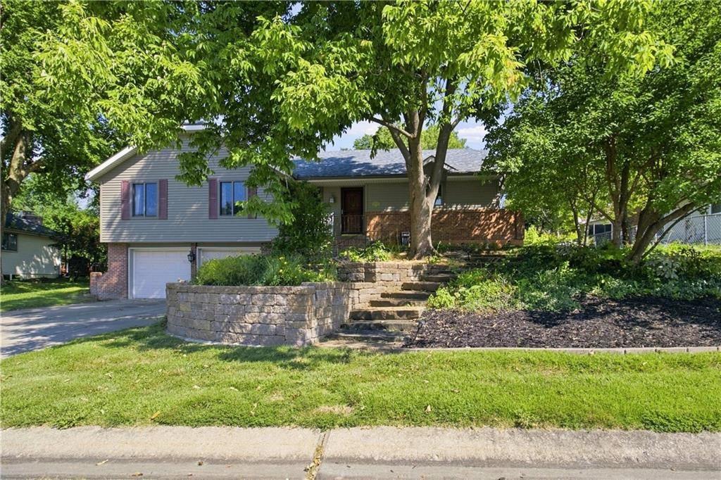 1005 Plaza Place — photo
