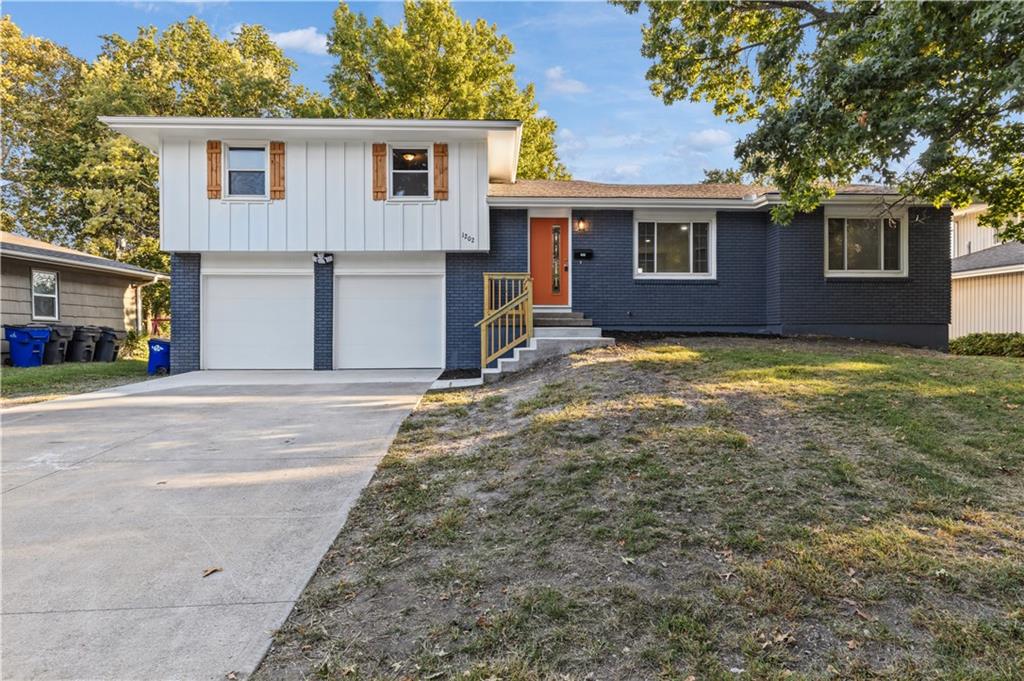 1202 E Ridgeway Drive — photo