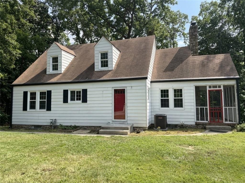 209 NE Hill Street — photo