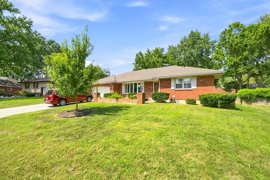 1009 SW Sunrise Drive — photo