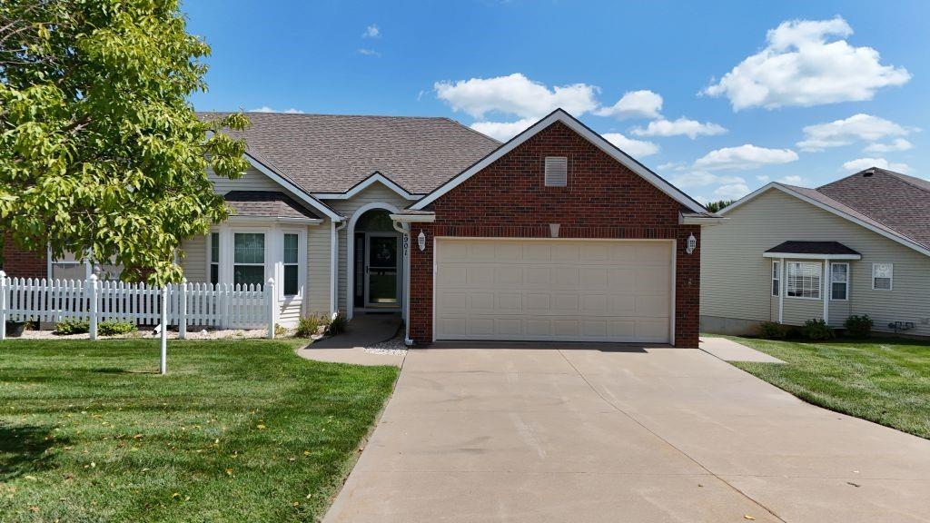 2901 Eastbrook Court — photo