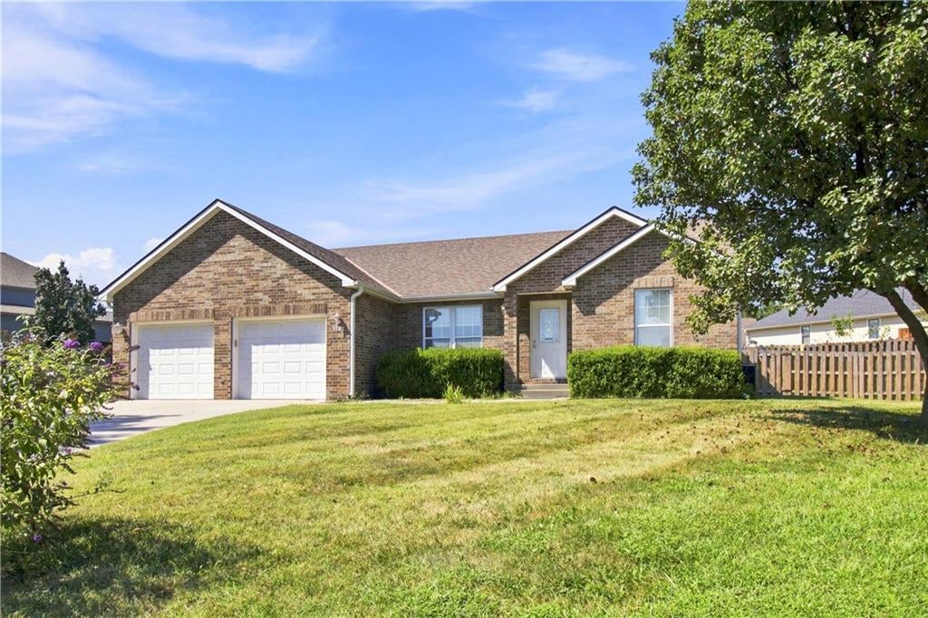 1595 Roanoke Court — photo