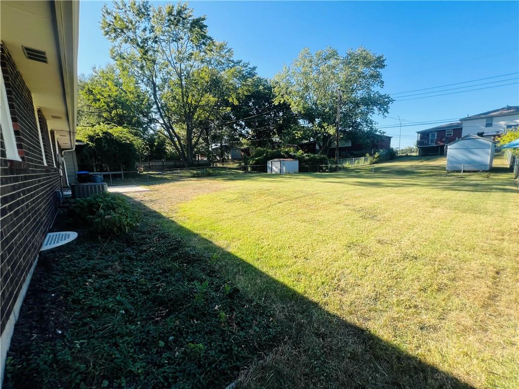 702 NE Darwin Street — photo