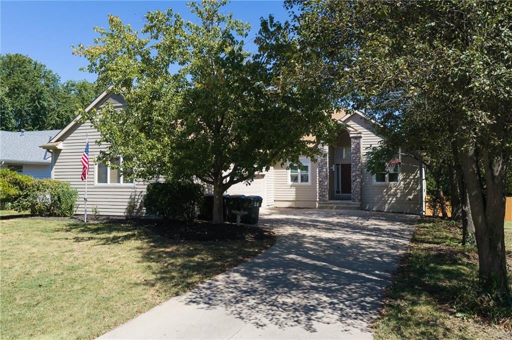 1104 Wagon Wheel Road — photo