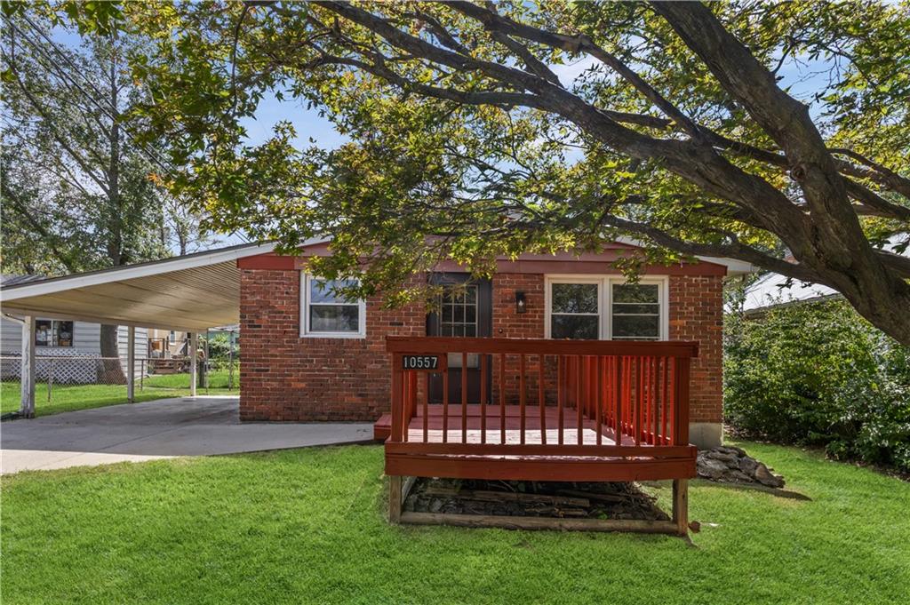 10557 E Lake Drive — photo
