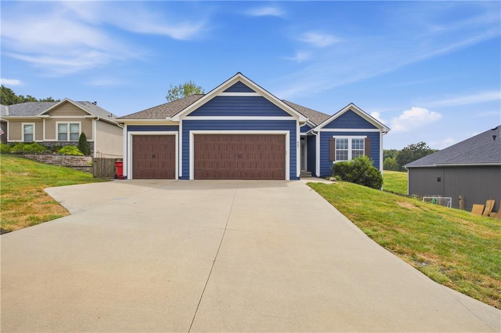 807 SW Mill Creek Court — photo