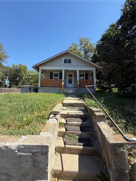 7001 S Benton Avenue — photo