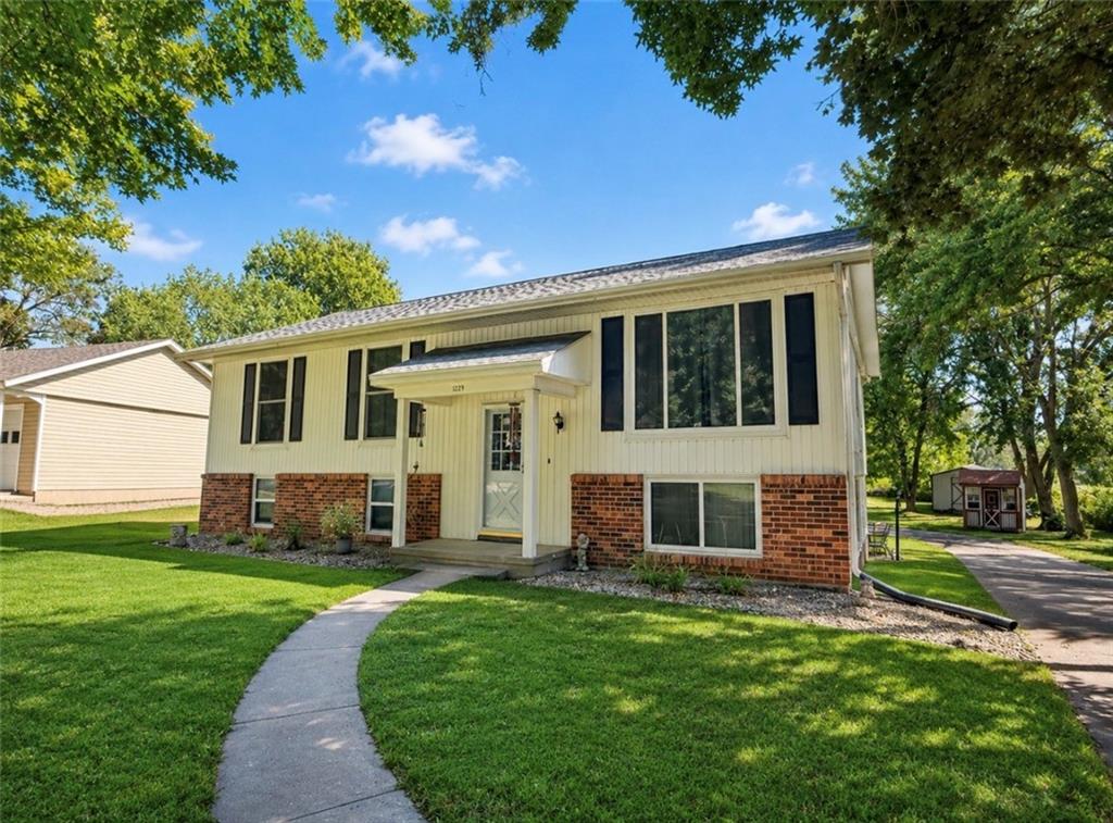 1229 Crestview Drive — photo