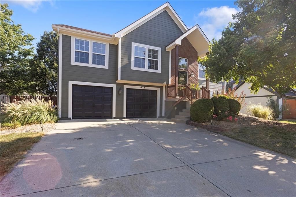 628 E Dogwood Street — photo
