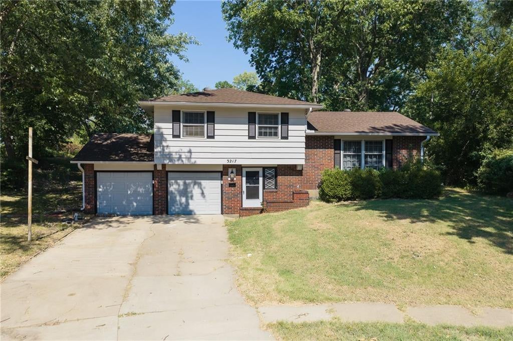 3217 Westwood Court — photo