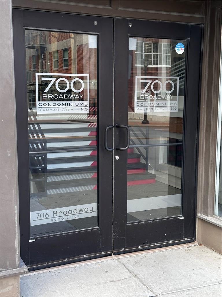 700 Broadway Boulevard 401 — photo