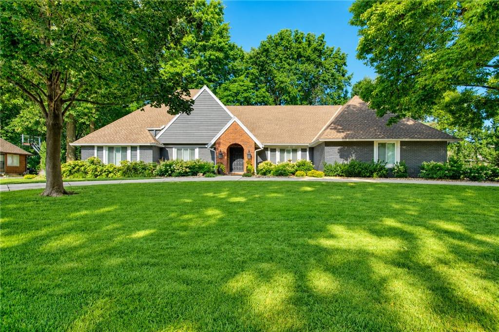 10108 Howe Drive — photo