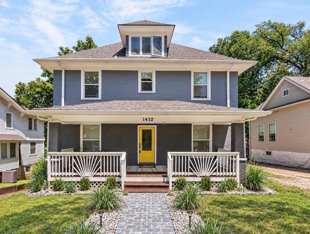 1432 W Walnut Street — photo