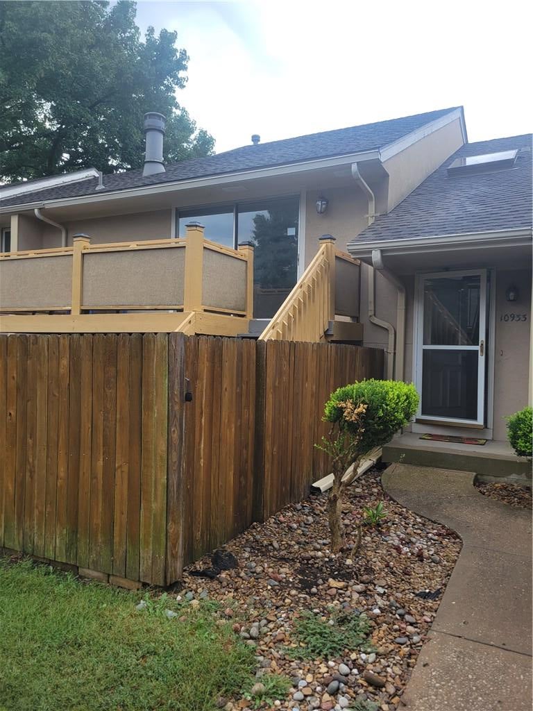 10933 Gillette Street — photo