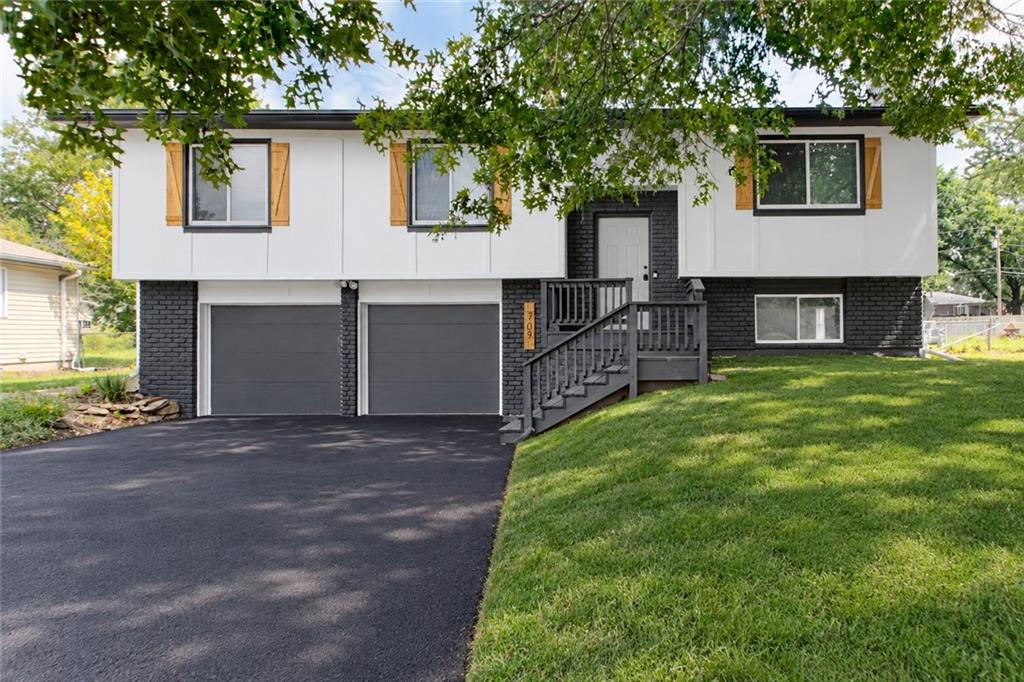 709 S Oak Street — photo